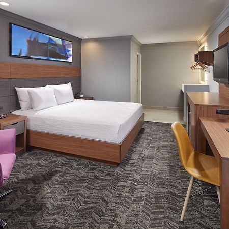 Studio Inn & Suites At Promenade Downey Esterno foto