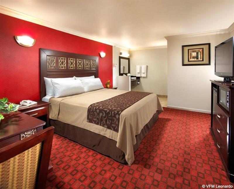 Studio Inn & Suites At Promenade Downey Esterno foto